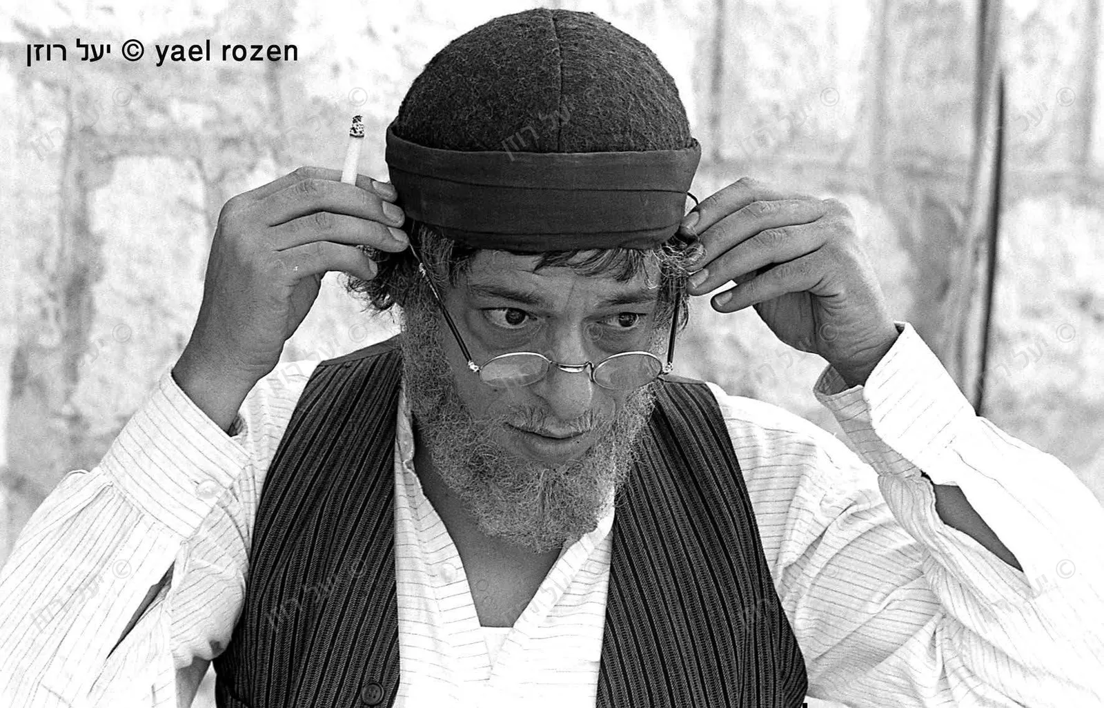 יוסי בנאי 1973 - בסט של הסרט חכם גמליאל