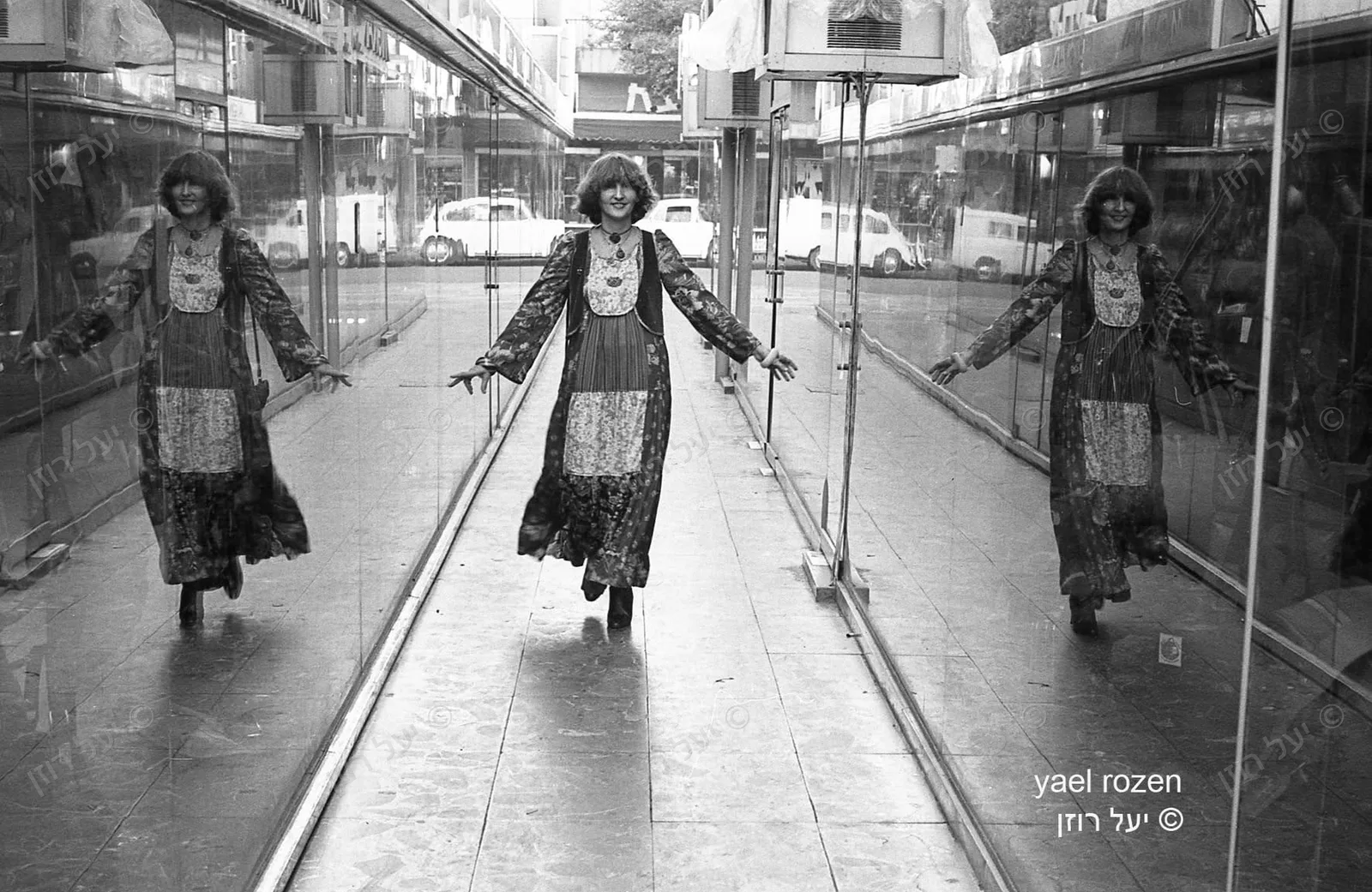 אופנה בדיזנגוף, ניצה שוחט בפתח הבוטיק שלה, שנות ה 70