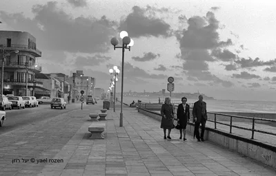 בטיילת 1975 3