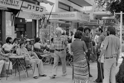 החזית של קפה כסית לכאן כולם הגיעו