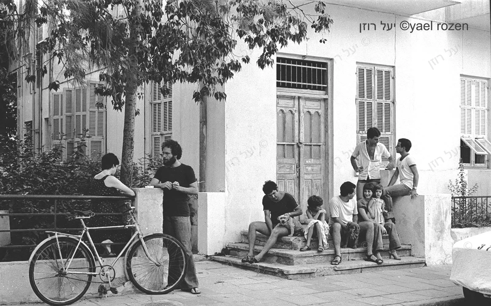 רחוב מיכ"ל עלה לכותרות לאחרונה, כבר בשנות השבעים היה ידוע ביחסי שכנות מופלאים